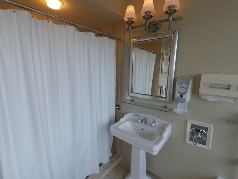 Labor & Delivery Suite Bathroom On Momento360